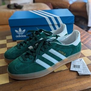 NIB Adidas men's size 9 Originals Gazelle Indoor shoes, Collegiate Green